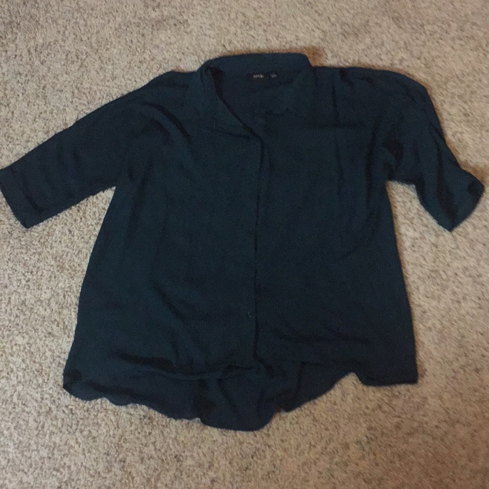 Hunter green 3/4 length cold shoulder hi-low top